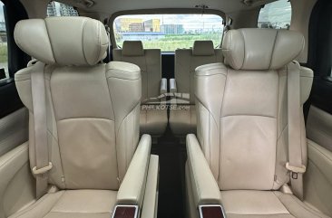 2016 Toyota Alphard  3.5 Gas AT in Makati, Metro Manila