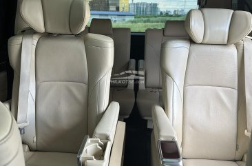 2016 Toyota Alphard  3.5 Gas AT in Makati, Metro Manila