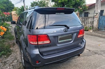 Selling White Toyota Fortuner 2005 in Parañaque