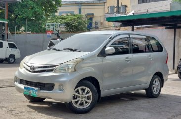 Selling White Toyota Avanza 2014 in Quezon City