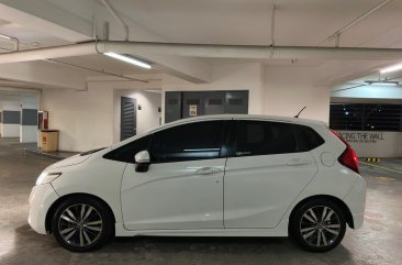 Selling White Honda Jazz 2017 in Quezon City