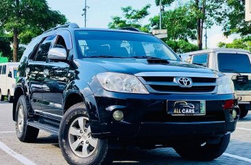 Selling White Toyota Fortuner 2006 in Makati