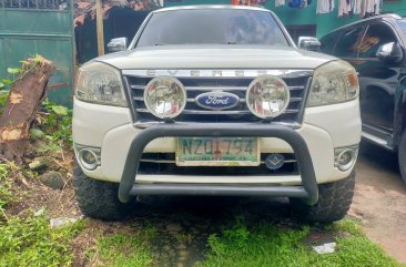 Selling White Ford Everest 2009 in Manila