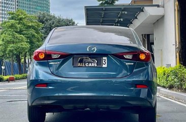 Selling White Mazda 3 2019 in Makati