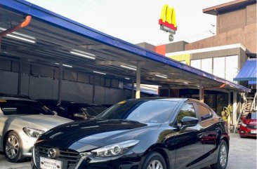 Selling White Mazda 3 2018 in Pasig