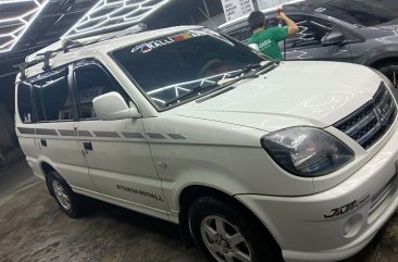 Selling Pearl White Mitsubishi Adventure 2015 in Valenzuela