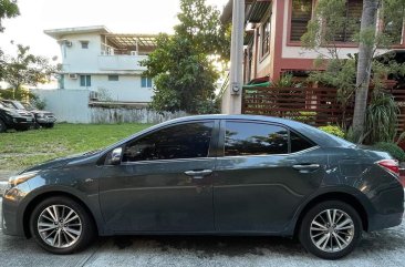 Selling White Toyota Corolla altis 2017 in Muntinlupa