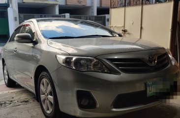 Selling White Toyota Corolla altis 2013 in Quezon City