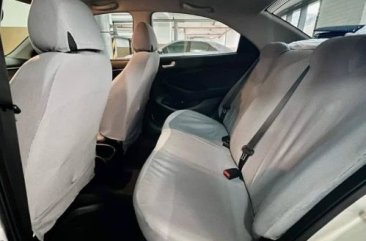 Selling White Hyundai Accent 2020 in Caloocan