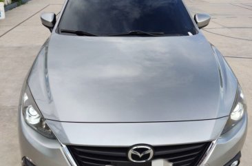 White Mazda 3 2014 for sale in Automatic