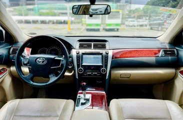 Sell White 2013 Toyota Camry in Makati