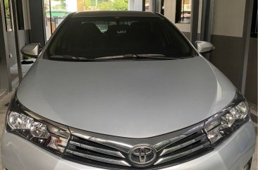 Selling White Toyota Corolla altis 2016 in Manila