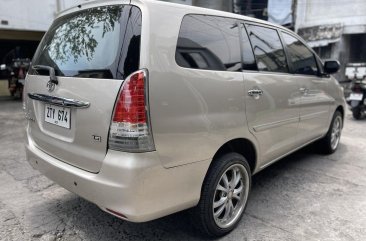 Sell White 2009 Toyota Innova in Quezon City