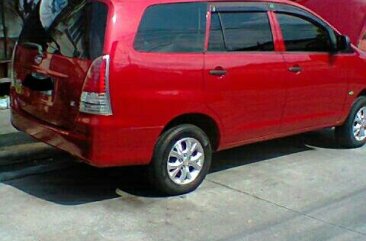 White Toyota Innova 2010 for sale in Makati