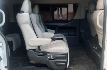 White Toyota Hiace Super Grandia 2019 for sale in Automatic