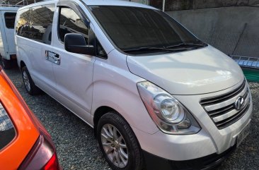 White Hyundai Starex 2017 for sale in Quezon City