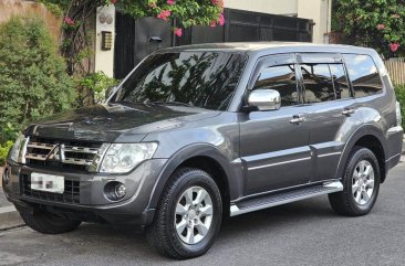 Selling White Mitsubishi Pajero 2013 in Manila