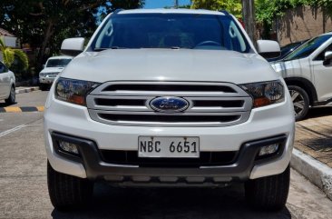 White Ford Everest 2017 for sale in Automatic