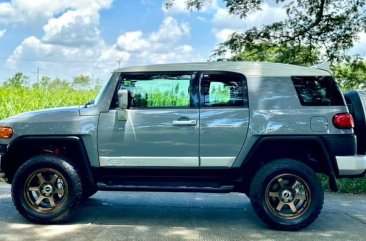 Selling White Toyota Fj Cruiser 2015 in Manila