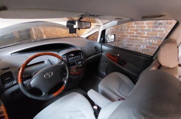 White Toyota Previa 2004 for sale in Automatic