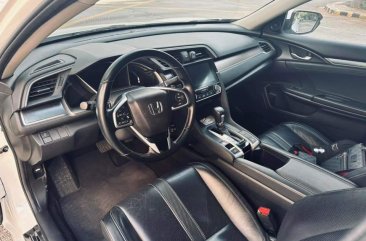 Sell White 2017 Honda Civic in Manila