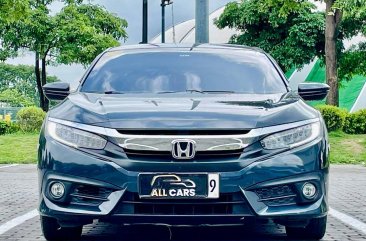 Selling White Honda Civic 2018 in Makati