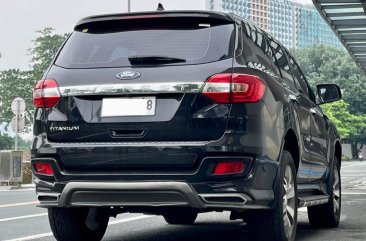 Selling White Ford Everest 2016 in Makati