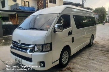 White Toyota Hiace Super Grandia 2019 for sale in Automatic