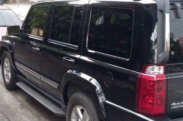 Selling White Jeep Commander 2006 in Quezon City