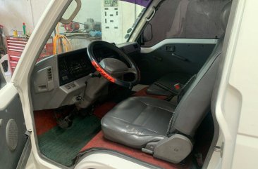 White Nissan Urvan 2011 for sale in Manual