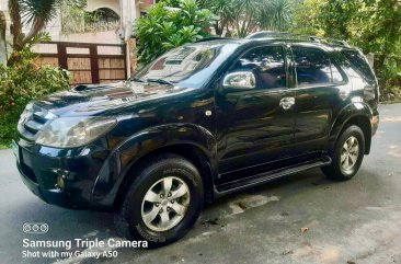 White Toyota Fortuner 2006 for sale in Quezon City