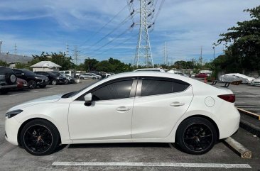 Selling White Mazda 3 2018 in Malabon