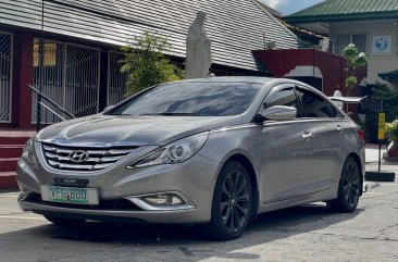 White Hyundai Sonata 2012 for sale in Las Piñas