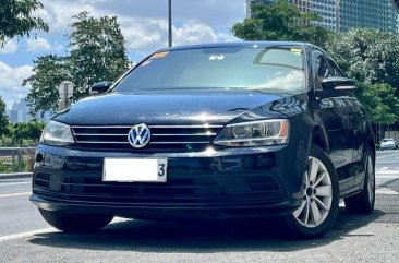 Selling White Volkswagen Jetta 2017 in Makati