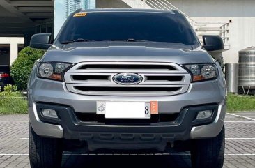 Selling White Ford Everest 2016 in Makati