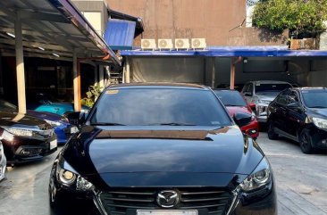 Selling White Mazda 3 2018 in Pasig