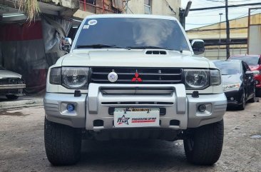 White Mitsubishi Pajero 2001 for sale in Manila