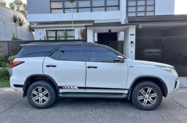 White Toyota Fortuner 2017 for sale in Manual