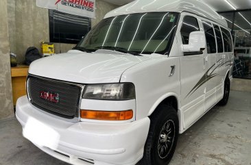 White Gmc Savana 2012 for sale in Automatic