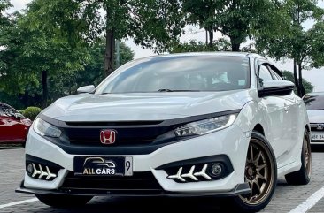 Sell White 2016 Honda Civic in Makati