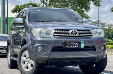 Sell White 2010 Toyota Fortuner in Makati