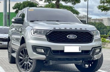 Selling White Ford Everest 2017 in Makati