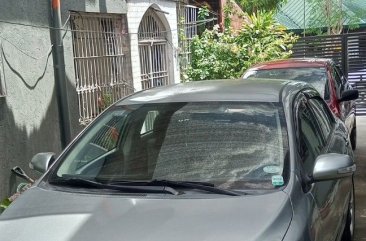 Selling White Toyota Corolla altis 2011 in Cainta