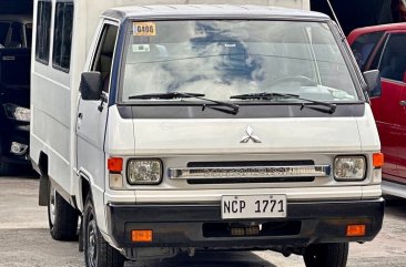 Selling White Mitsubishi L300 2017 in Parañaque