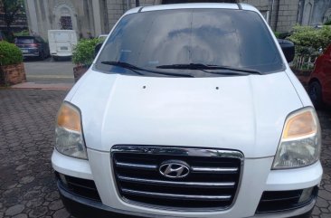 Selling White Hyundai Starex 1945 in Marikina