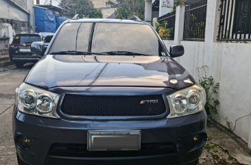 Selling White Toyota Fortuner 2005 in Parañaque