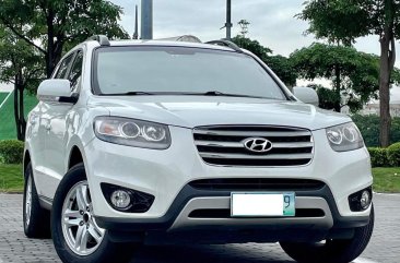 Sell White 2012 Hyundai Santa Fe in Makati