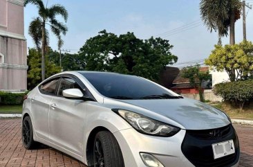 Selling White Hyundai Elantra 2011 in Imus