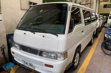White Nissan Urvan 2011 for sale in Manual