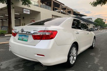 Pearl White Toyota Camry 2013 for sale in Pasig